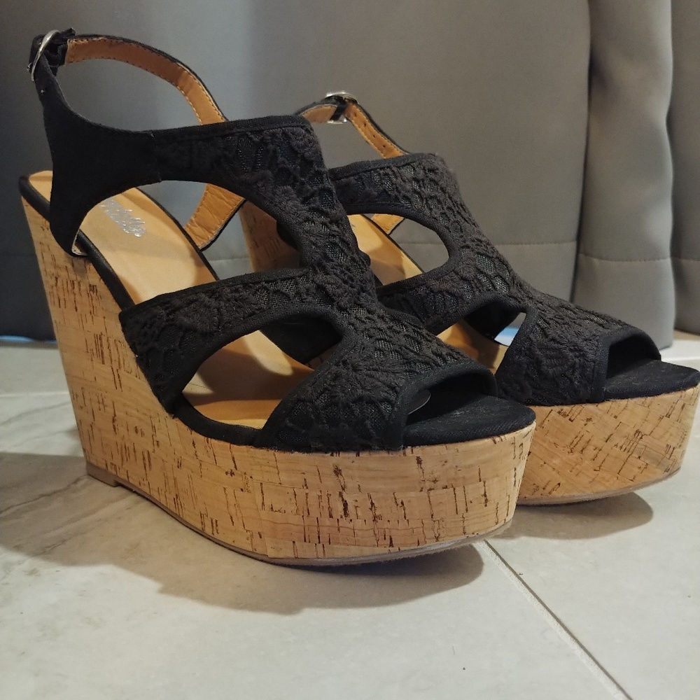 Black Lace Wedges
